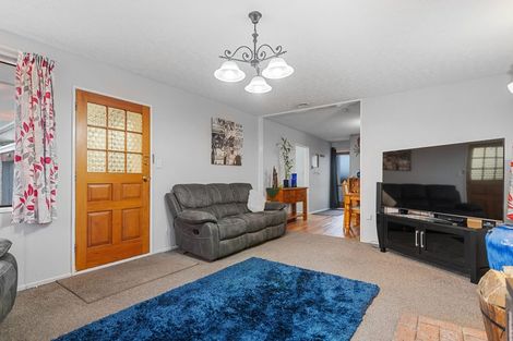 Photo of property in 2/8a Salford Avenue, Redwood, Christchurch, 8051