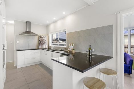 Photo of property in 32 Landon Avenue, Mangere East, Auckland, 2024