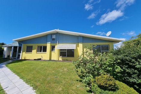 Photo of property in 102 Awanui Street, Merrilands, New Plymouth, 4312
