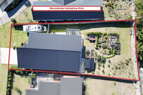 Photo of property in 17 Oxnam Place, Foxton Beach, Foxton, 4815