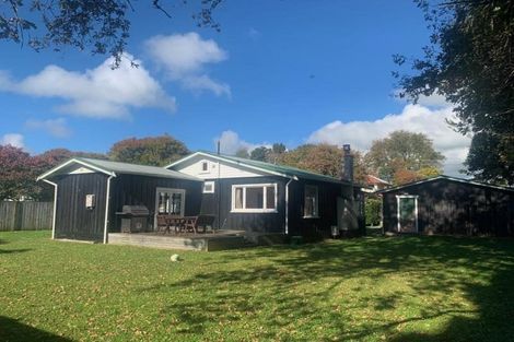 Photo of property in 11 Woodleigh Street, Frankleigh Park, New Plymouth, 4310