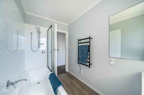 Photo of property in 20 Totara Park Road, Clouston Park, Upper Hutt, 5018