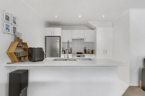 Photo of property in 8 Karauria Lane, Orewa, 0931