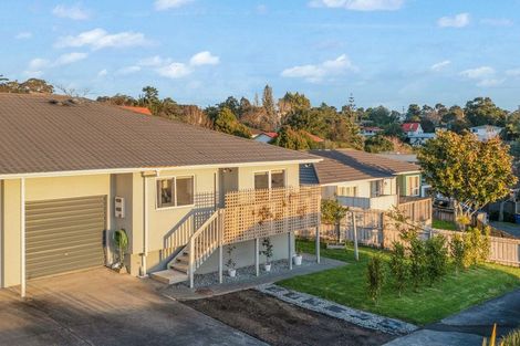 Photo of property in 1/41 Sungrove Rise, Sunnyvale, Auckland, 0612