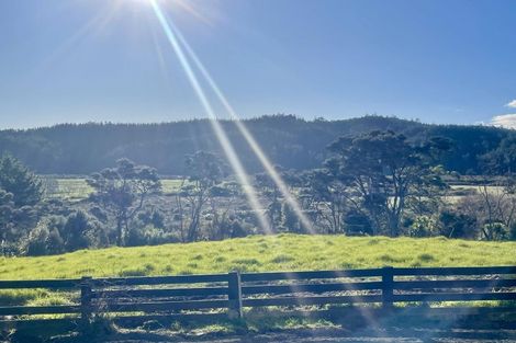 Photo of property in 380 Kaipara Coast Highway, Helensville, Kaukapakapa, 0871