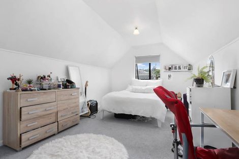 Photo of property in 9 Peterhouse Place, West Harbour, Auckland, 0618