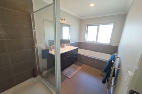 Photo of property in 30 Simpson Crescent, Raumati Beach, Paraparaumu, 5032