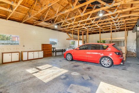 Photo of property in 27 Eglinton Street, Winton, 9720