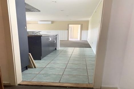 Photo of property in 11 Netherlands Avenue, Kelston, Auckland, 0602