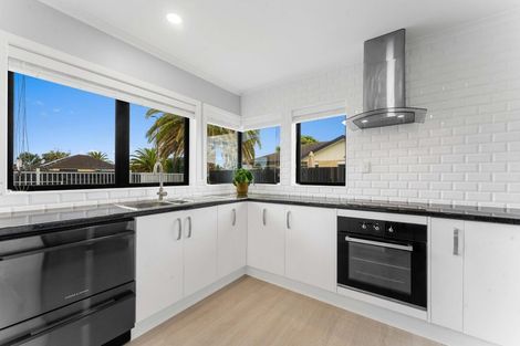 Photo of property in 11 Thoroughbred Place, Papamoa Beach, Papamoa, 3118