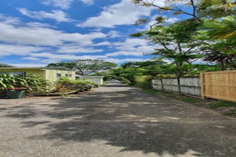 Photo of property in 4/176 Henderson Valley Road, Henderson, Auckland, 0612