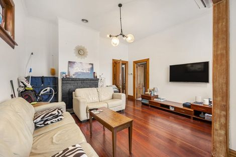 Photo of property in 129 Grant Road, Thorndon, Wellington, 6011