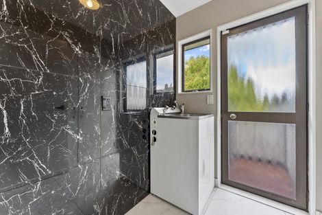 Photo of property in 2 Puketiro Drive, Feilding, 4702