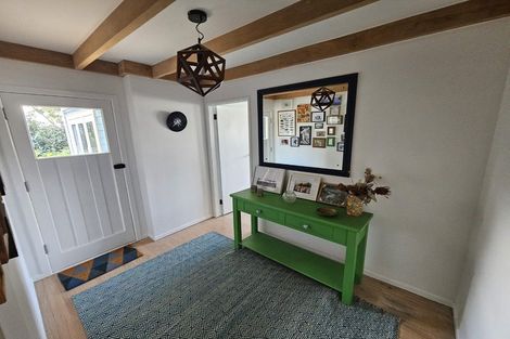 Photo of property in 5 Bayside Avenue, Te Atatu Peninsula, Auckland, 0610