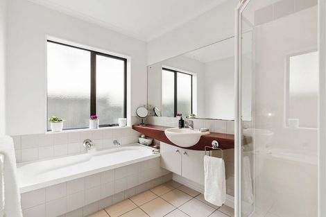 Photo of property in 23 Kilsyth Way, East Tamaki Heights, Auckland, 2016