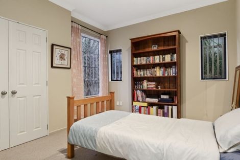 Photo of property in 53 Medallion Drive, Oteha, Auckland, 0632