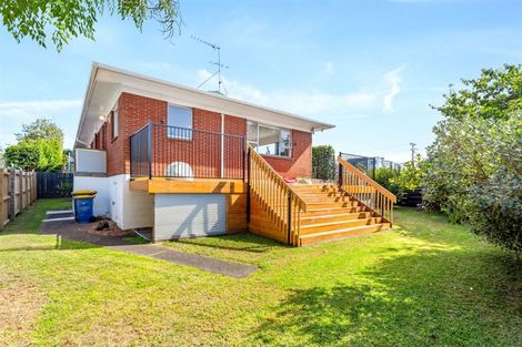 Photo of property in 2/4 Evelyn Place, Hillcrest, Auckland, 0627