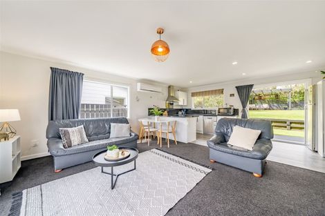 Photo of property in 7 Oaklands Grove, Clouston Park, Upper Hutt, 5018
