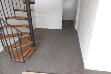 Photo of property in 71 Beaubank Road, Kelston, Auckland, 0602