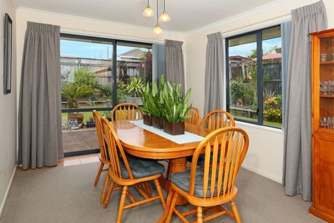 Photo of property in 30 Basra Drive, Henderson, Auckland, 0612