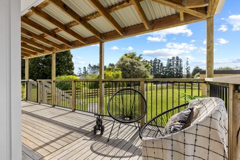 Photo of property in 972 Kahikatea Flat Road, Waitoki, 0871