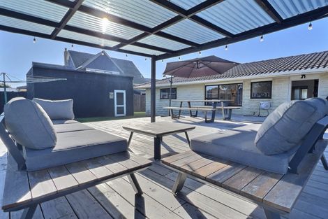 Photo of property in 18 Reeves Street, Waikanae Beach, Waikanae, 5036