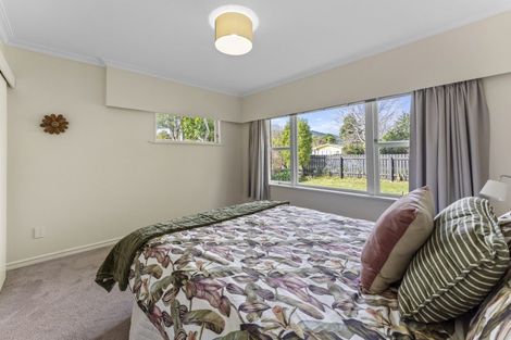 Photo of property in 26 Walton Avenue, Waikanae, 5036