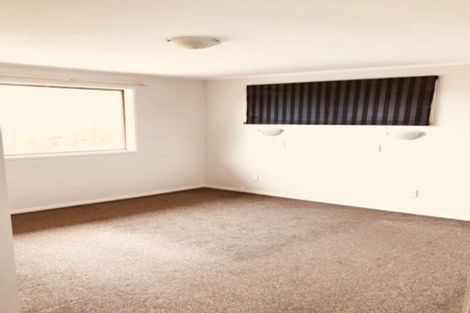 Photo of property in 76 Weatherly Road, Torbay, Auckland, 0630