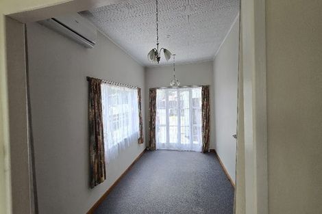 Photo of property in 67 View Road, Henderson, Auckland, 0612