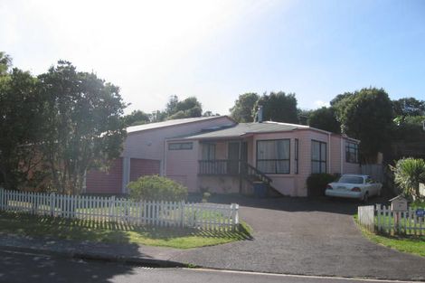 Photo of property in 3 Greenvalley Rise, Glenfield, Auckland, 0629