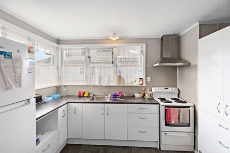 Photo of property in 60 Matipo Street, Castlecliff, Whanganui, 4501