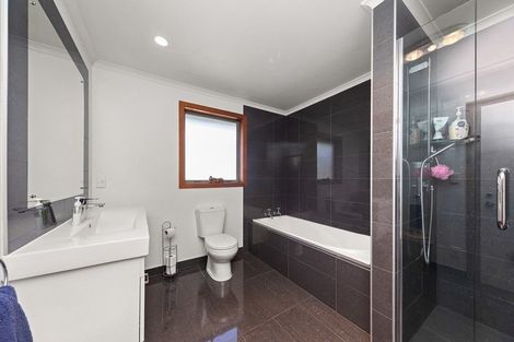 Photo of property in 44 Roberts Line, Kelvin Grove, Palmerston North, 4414