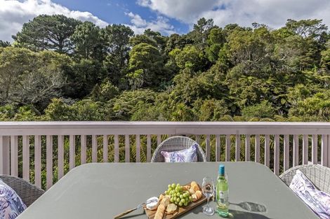 Photo of property in 3 Lincoln Close, Northcross, Auckland, 0630