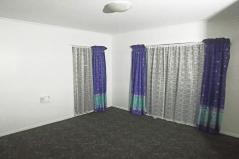 Photo of property in 53 Triangle Road, Massey, Auckland, 0614