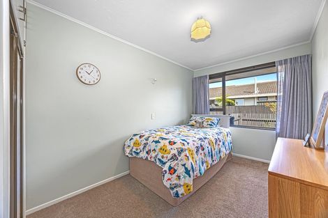 Photo of property in 2/58 Ambleside Drive, Burnside, Christchurch, 8053