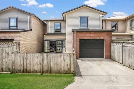 Photo of property in 43 Becker Drive, Weymouth, Auckland, 2103