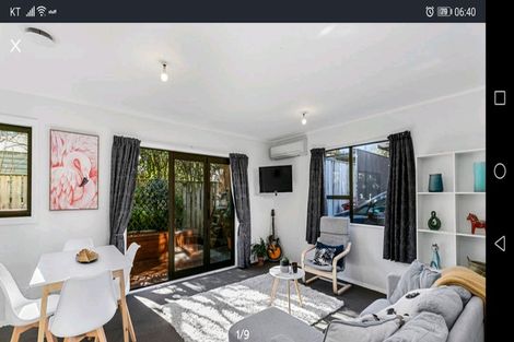 Photo of property in 4/163 Queens Drive, Lyall Bay, Wellington, 6022