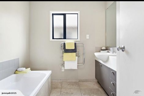 Photo of property in 7 Vicente Place, Oteha, Auckland, 0632