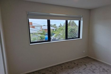 Photo of property in 16c Hobsonville Road, West Harbour, Auckland, 0618