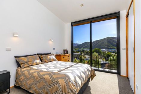 Photo of property in 324a Waikawa Road, Waikawa, Picton, 7220