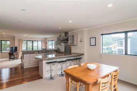 Photo of property in Te Kakariki Apartments, 1/1 Wellington Road, Paekakariki, 5034