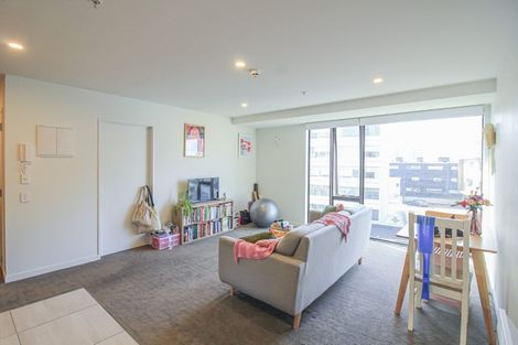 Photo of property in Pinnacle Apartments, E602/160 Victoria Street, Te Aro, Wellington, 6011
