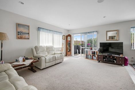 Photo of property in 1 Ngahere Views, Orewa, 0931