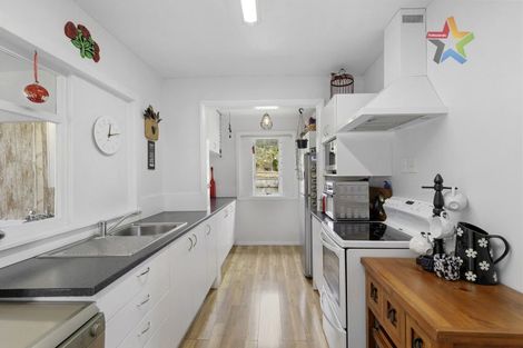 Photo of property in 39 Raukawa Street, Stokes Valley, Lower Hutt, 5019