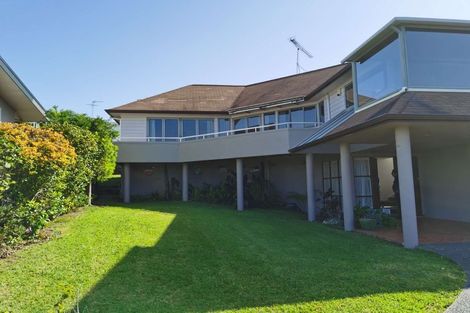 Photo of property in 1/10 Burford Place, Mellons Bay, Auckland, 2014