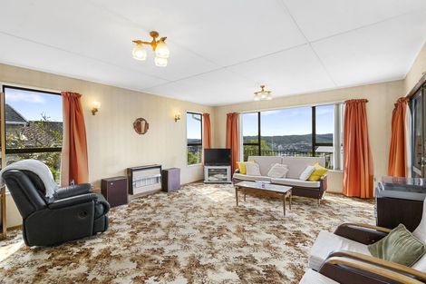 Photo of property in 58 Chapman Street, Newlands, Wellington, 6037