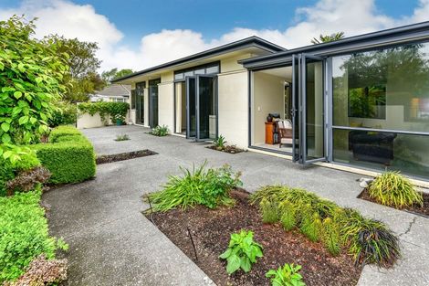 Photo of property in 51 Kirkwood Avenue, Upper Riccarton, Christchurch, 8041