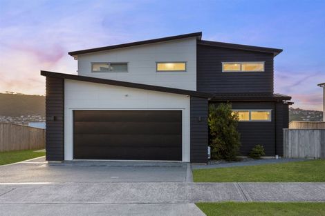 Photo of property in 78 Queen Charlotte Drive, Aotea, Porirua, 5024