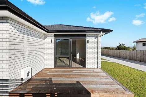 Photo of property in 1/1 Mitcham Avenue, Forest Lake, Hamilton, 3200