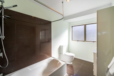 Photo of property in 29 Calman Place, Chatswood, Auckland, 0626